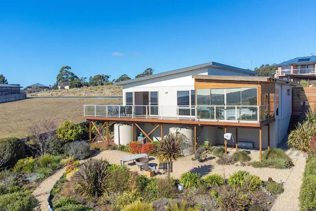 Вилла Windbourne House The Ultimate Base Сент-Хеленс Экстерьер фото
