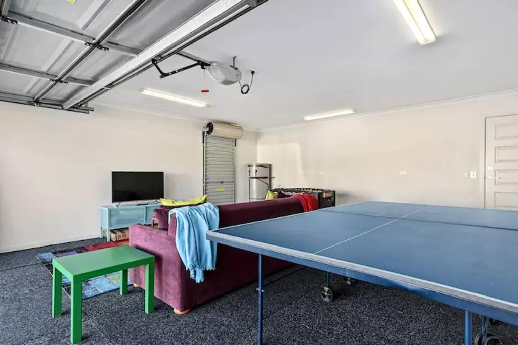 Вилла Windbourne House The Ultimate Base Сент-Хеленс Экстерьер фото